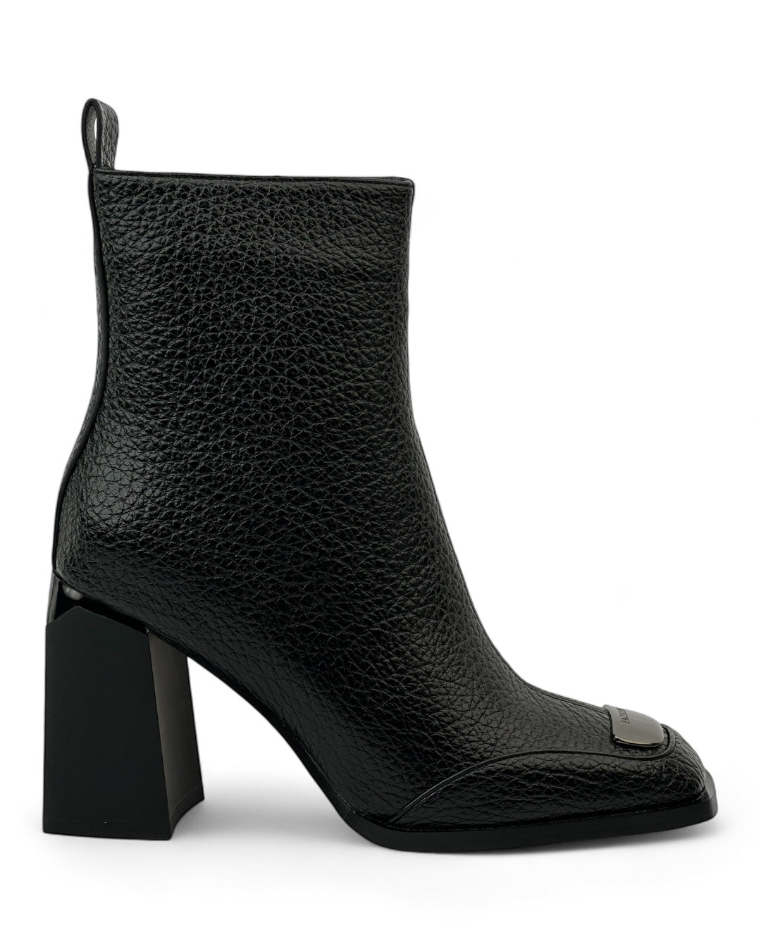 حذاء جلدي ذو مقدمة مربعة وتفاصيل معدنية