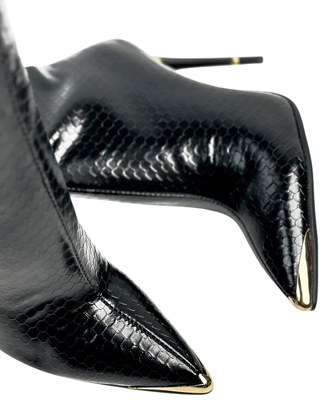 جزمة فوق الركبة بنقشة جلد الثعبان