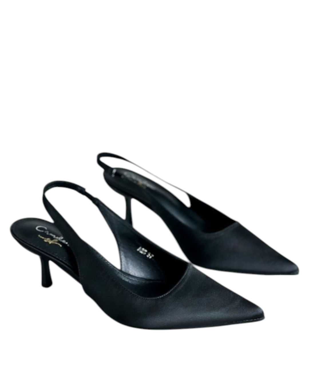 أحذية بكعب عالٍ مدببة من الأمام