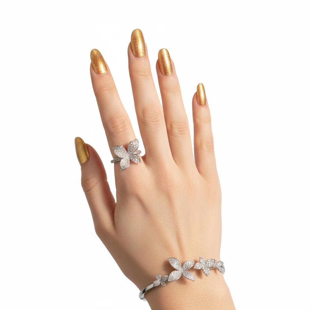 وردة مرصعة بأحجار الزركون