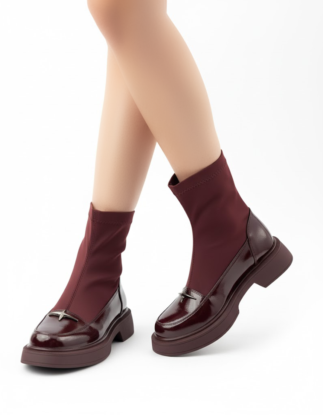 حذاء مطاطي لامع بنعل سميك